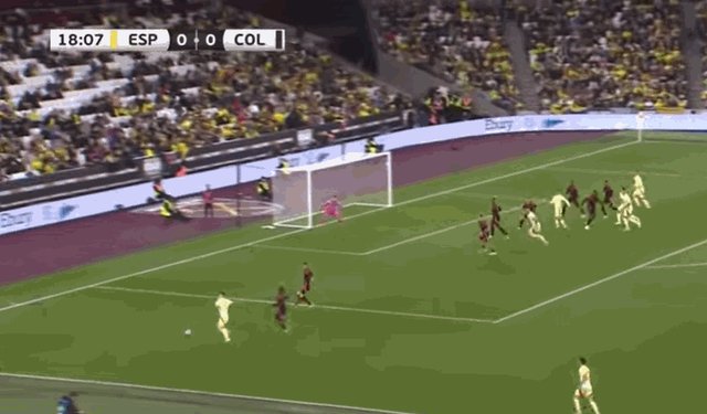 1711149930008044655.gif 比维安头球.gif