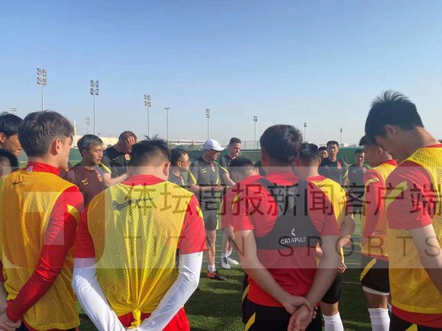 半岛体育-U23国足赛前训练两次对抗不减量 陶强龙首发成疑？